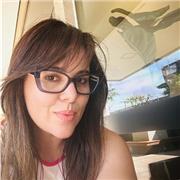 Insegnante madrelingua di portoghese, offre lezione private online per adulti.